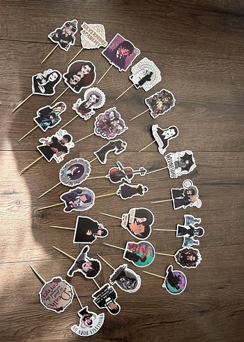 Wednesdaya Temalı Çok Renkli Parti Kürdanları - Görsel 3