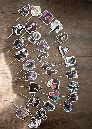 Wednesdaya Temalı Çok Renkli Parti Kürdanları - Görsel 2