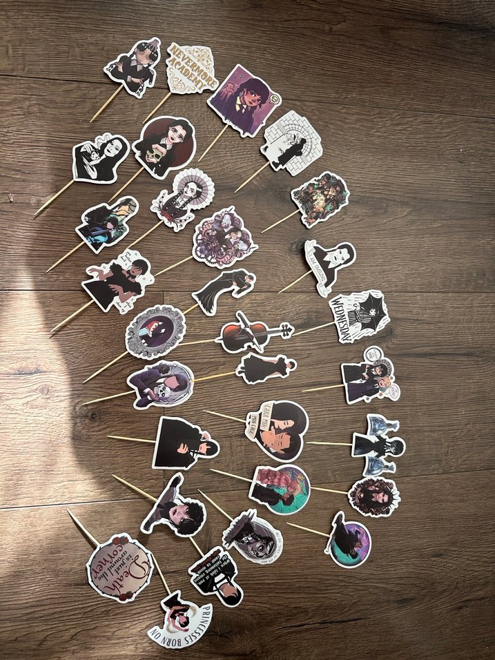 Wednesdaya Temalı Çok Renkli Parti Kürdanları - Görsel 3