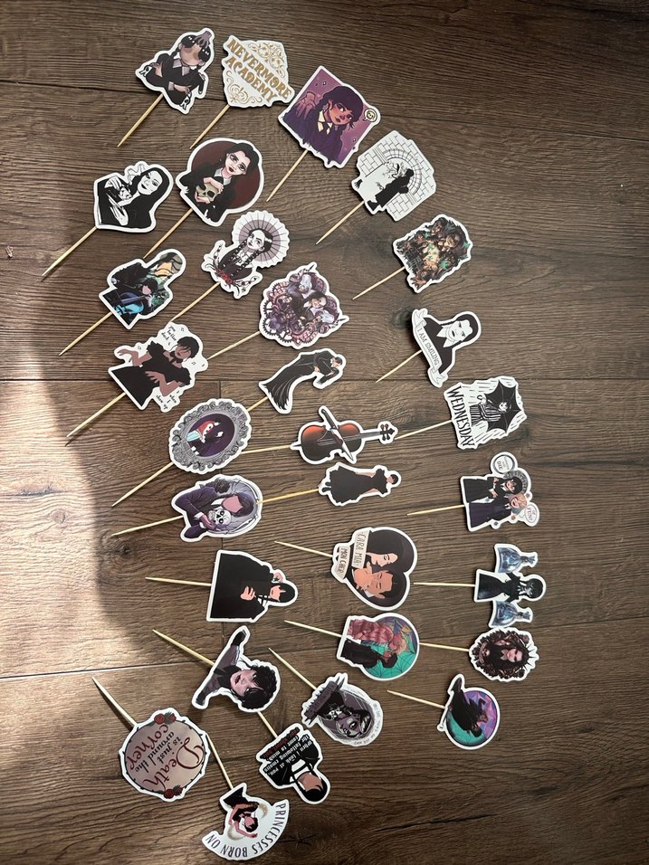 Wednesdaya Temalı Çok Renkli Parti Kürdanları - Görsel 2