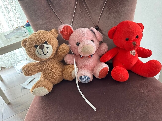 Diğer 3 adet peluş oyuncak