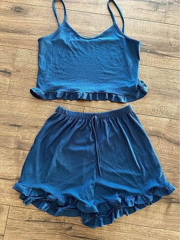 Trendyol & Milla Askılı şortlu pijama takımı