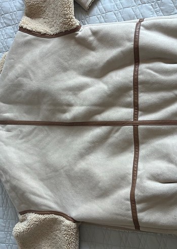 Stradivarius Bej Peluş Detaylı Mont
