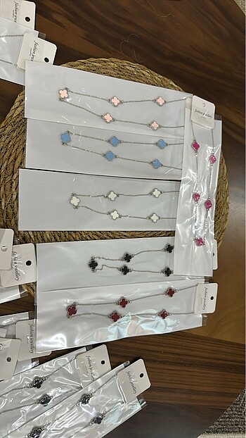 Beden çeşitli Renk VAN CLEEF KOLYELERİMİZ