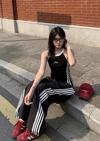 Dantel detaylı eşofman - Görsel 2