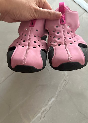 30 Beden pembe Renk Pembe Tokalı Nike Kız Çocuk Sandalet