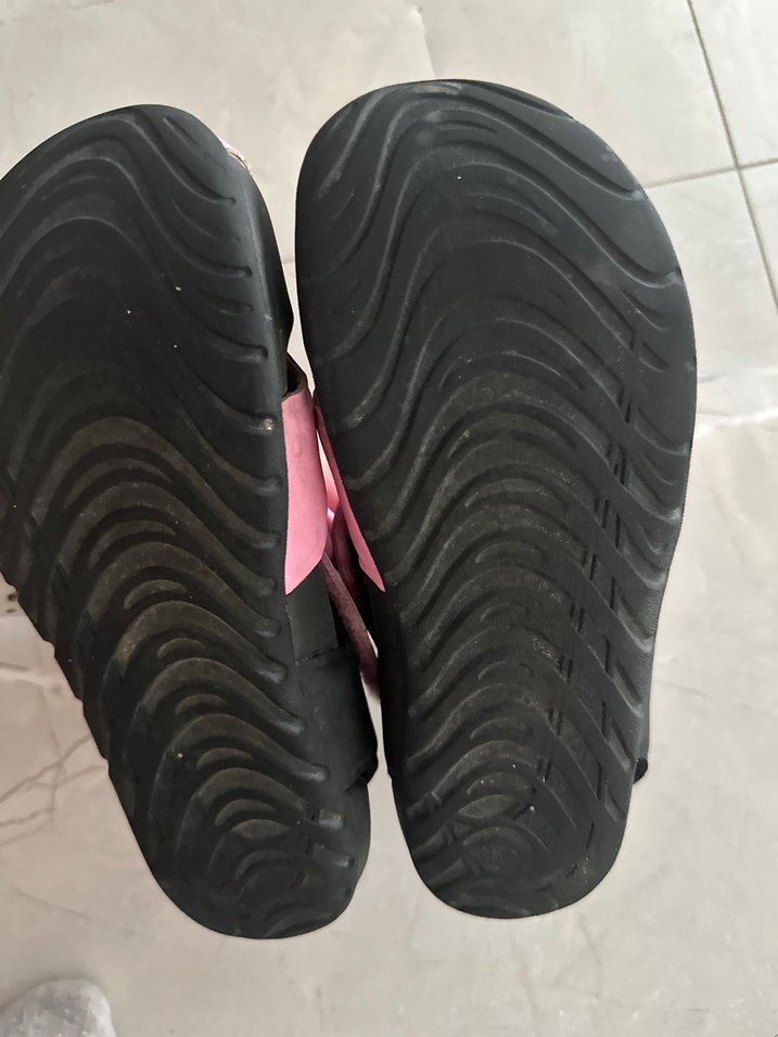 Pembe Tokalı Nike Kız Çocuk Sandalet - Görsel 4