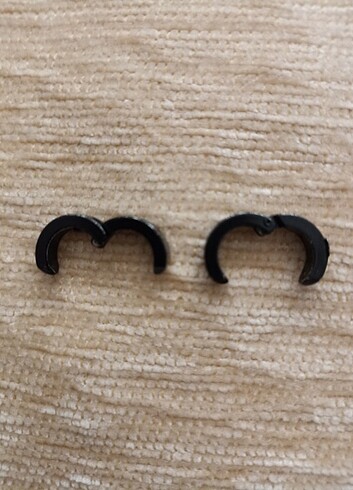 SIKIŞTIRMALI SİYAH ERKEK ÇELİK KÜPE - Görsel 4