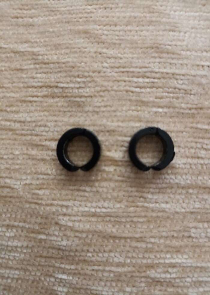 SIKIŞTIRMALI SİYAH ERKEK ÇELİK KÜPE - Görsel 2