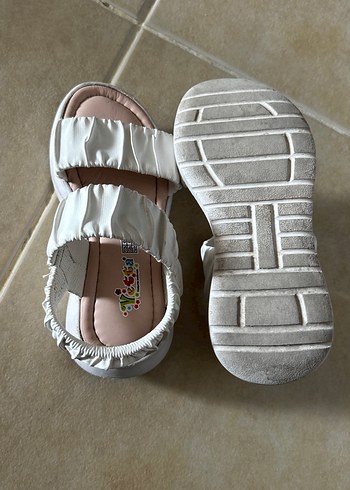 Beyaz Pile Detaylı Çocuk Sandalet - Görsel 4