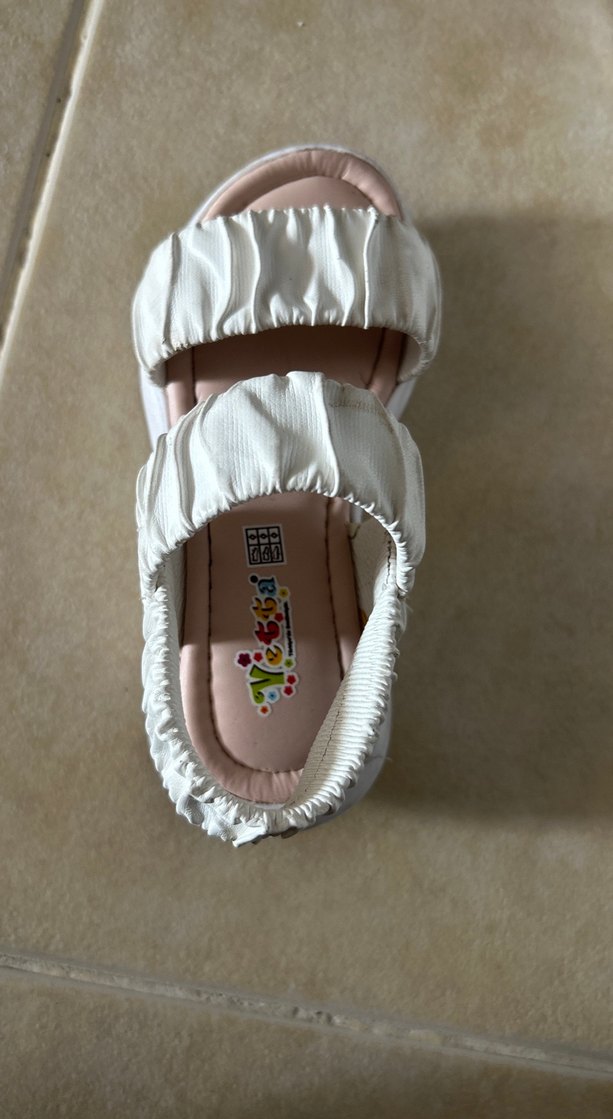 Beyaz Pile Detaylı Çocuk Sandalet - Görsel 3