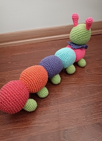  Amigurumi el yapımı tırtıl 