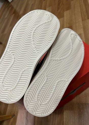 Beyaz Burun Detaylı Siyah Kadın Spor Ayakkabı - Görsel 3