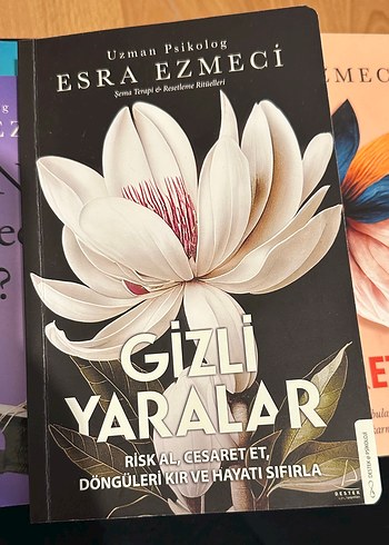 Gizli Yaralar - Esra Ezmeci