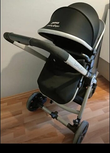 Siyah bebek arabasi