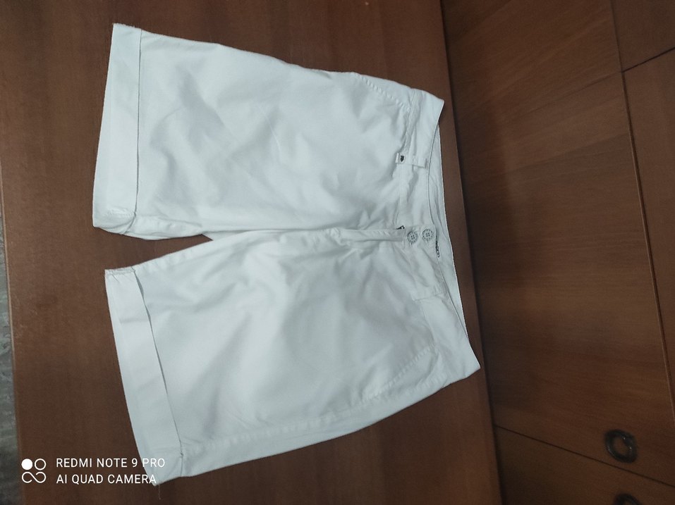 Beyaz Midi Kadın Şort - Görsel 3