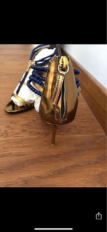 38 Beden Giuseppe Zanotti