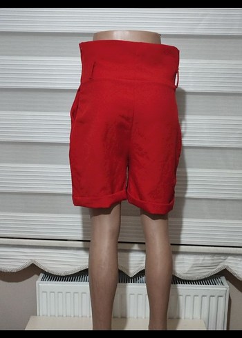 Kemerli Kırmızı Mini Bermuda Şort - Görsel 4