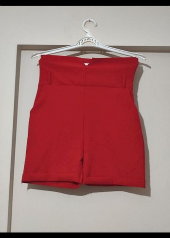 Kemerli Kırmızı Mini Bermuda Şort - Görsel 5