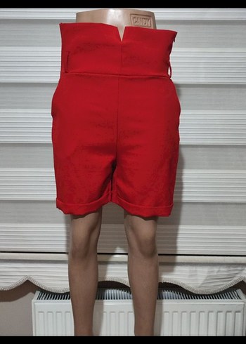 Kemerli Kırmızı Mini Bermuda Şort - Görsel 2