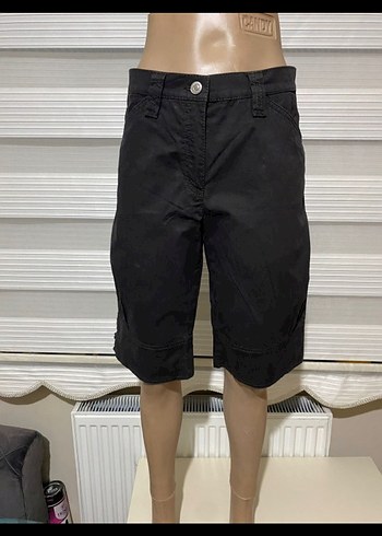Siyah Kemerli Kadın Bermuda Şort - Görsel 2