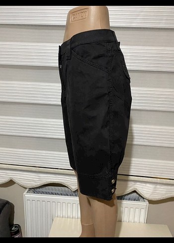 Siyah Kemerli Kadın Bermuda Şort - Görsel 3