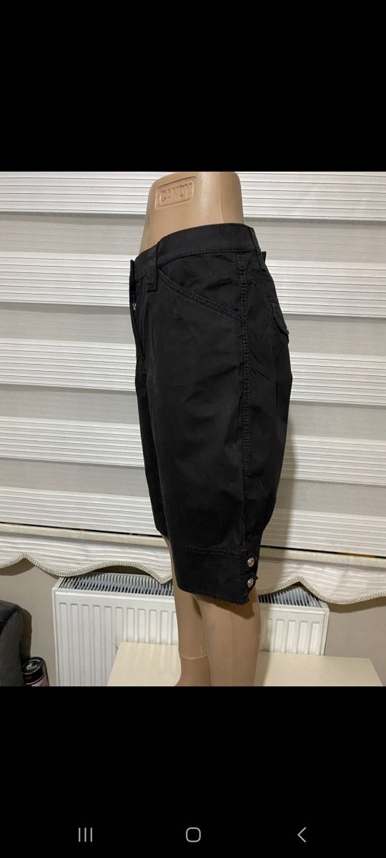 Siyah Kemerli Kadın Bermuda Şort - Görsel 3