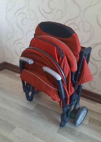 Koyu Kırmızı Bebek Arabası Katlanabilir