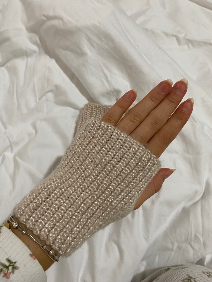 Bej Örgü Kadın Eldiveni - Görsel 2