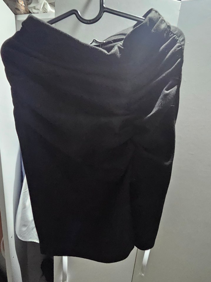 Siyah drapeli yırtmaçlı kadın eteğı - Görsel 2