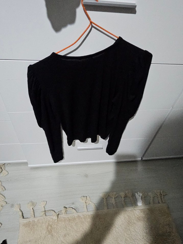 Kadın siyah crop bluz - Görsel 3