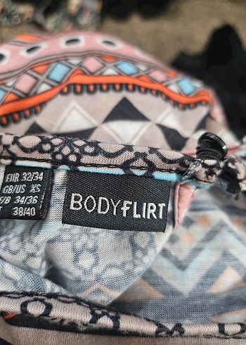 Bohem Çok Renkli Desenli Tişört - Görsel 2