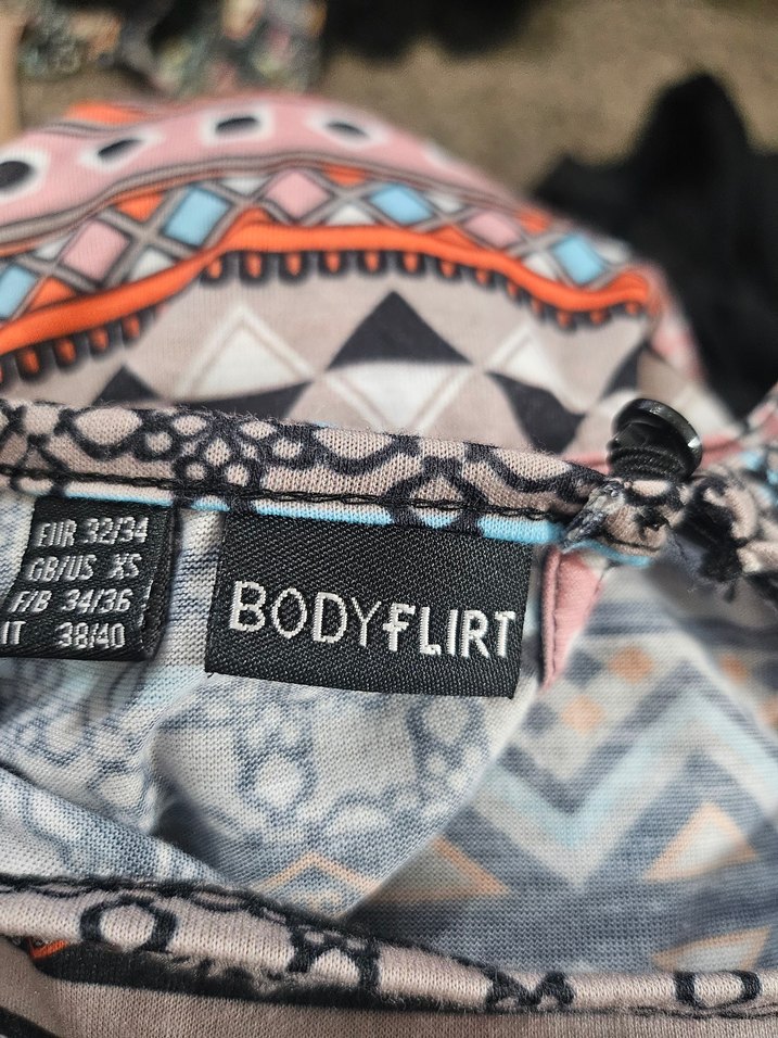 Bohem Çok Renkli Desenli Tişört - Görsel 2