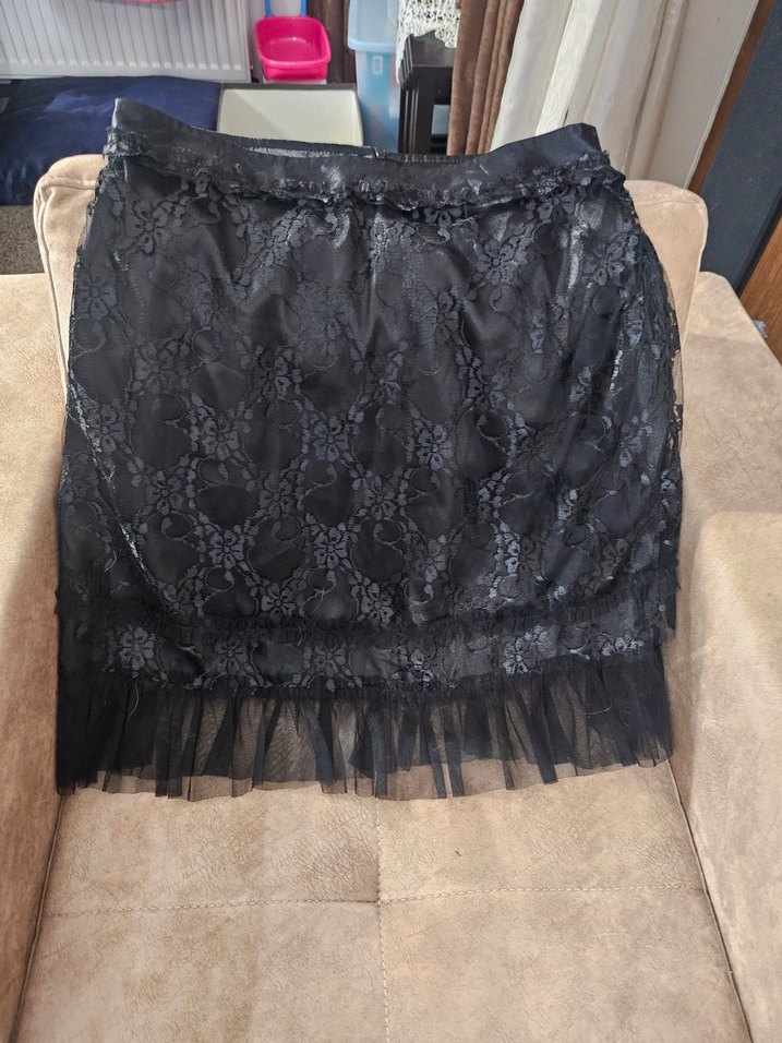 Siyah dantelli saten etek - Görsel 3