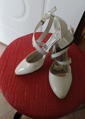 Beyaz Tokalı Stiletto çoçuk - Görsel 3