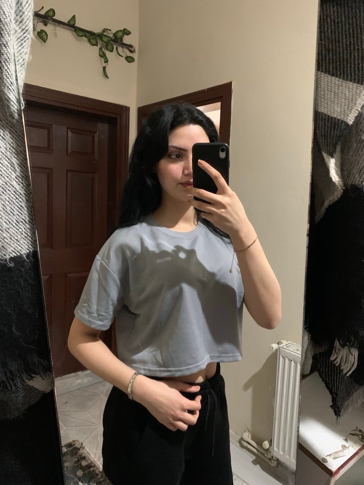 Gri Denim Crop Top, Kısa Kollu, Salaş Kesim - Görsel 2