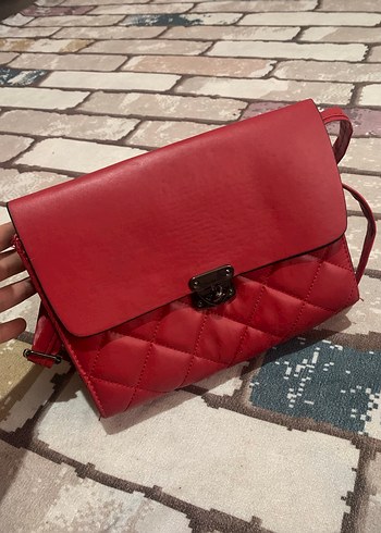 Kırmızı Deri Tokalı Kadın Omuz Çantası - Görsel 2