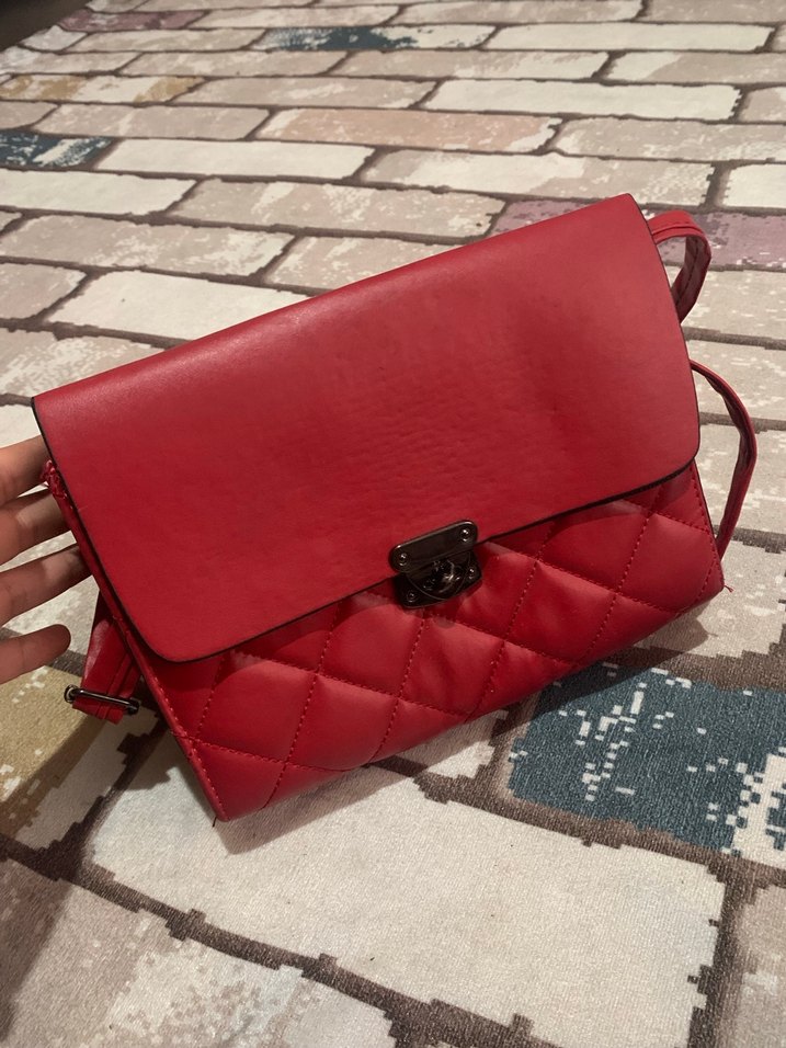 Kırmızı Deri Tokalı Kadın Omuz Çantası - Görsel 2