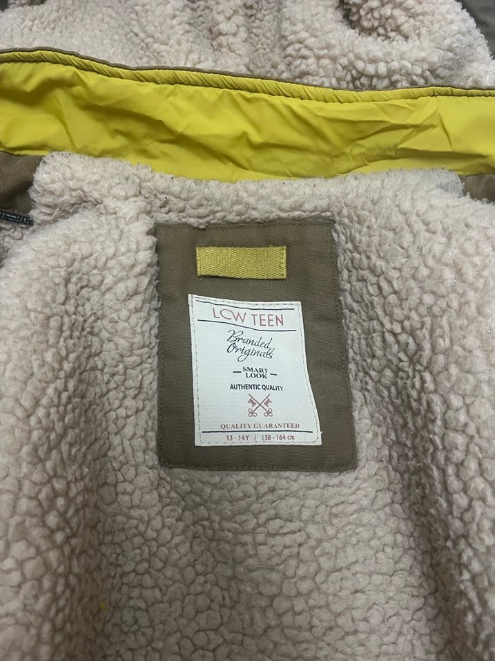 Bej Düğmeli Erkek Çocuk Kaban - Görsel 3