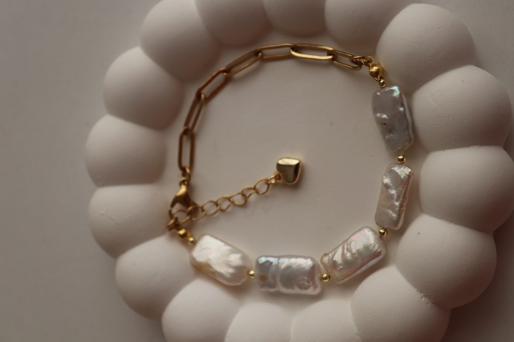 Altın Renk Zincir Detaylı İnci Bileklik - Görsel 2