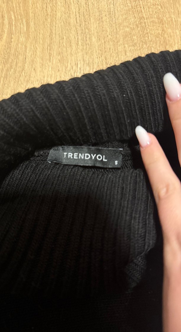 Siyah Boğazlı Örgü Kadın Kazak - Görsel 4