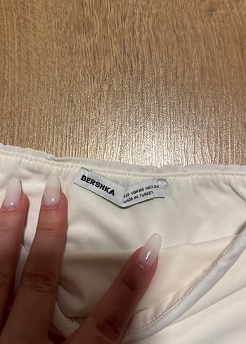 Beyaz crop top - Görsel 2