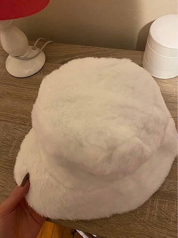 Peluş şapka