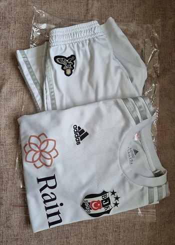 11-12 Yaş Beden beyaz Renk Beşiktaş orijinal Çocuk Forma Takımı