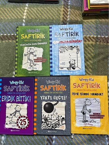Saftirik seriden beş tane kitap ve tüm kitaplar set halinde revi