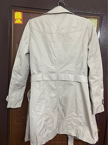LC Waikiki LCW bej trençkot