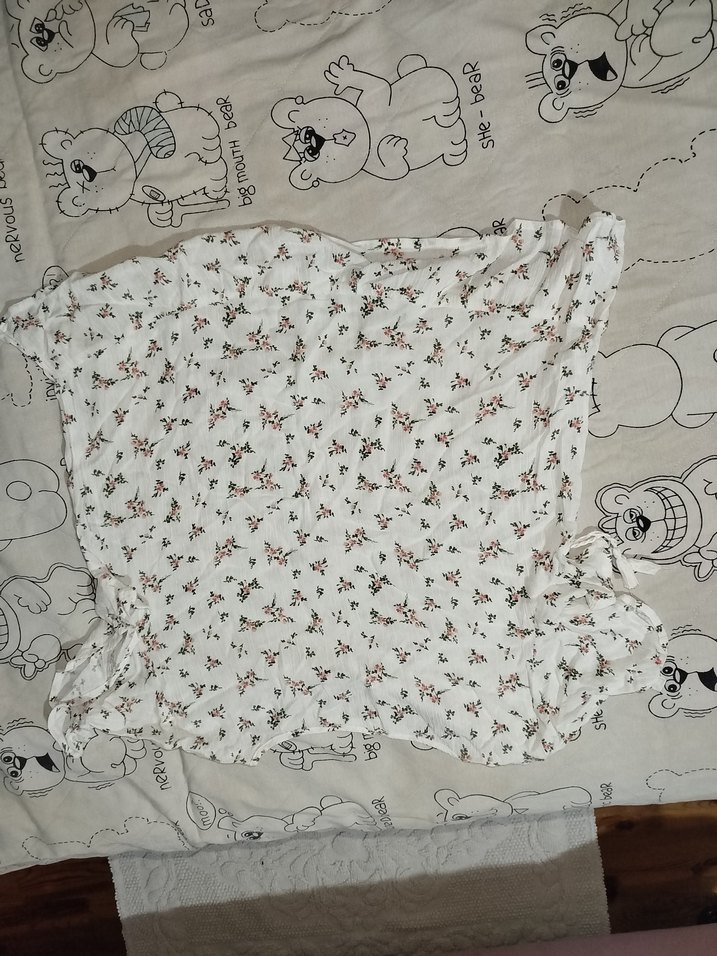 Kadın Fırfırlı Çiçekli Beyaz Bluz - Görsel 2