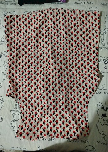 Kolsuz Yuvarlak Yaka Baskılı Bluz - Görsel 2