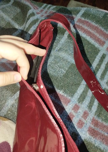 Kırmızı Parlak Kadın Çanta - Görsel 2