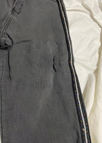 Gri Çizgili Fermuarlı Kadın Kot Pantolon - Görsel 2